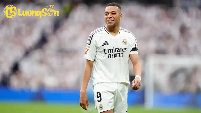 Alonso khẳng định Mbappe là một phần quan trọng trong dự án mới. (Ảnh: Yahoo Sport) Alonso khẳng định Mbappe là một phần quan trọng trong dự án mới