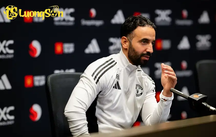 HLV Ruben Amorim thông báo những sự vắng mặt của Man Utd trong cuộc đối đầu với Brentford HLV Ruben Amorim thông báo những sự vắng mặt của Man Utd trong cuộc đối đầu với Brentford