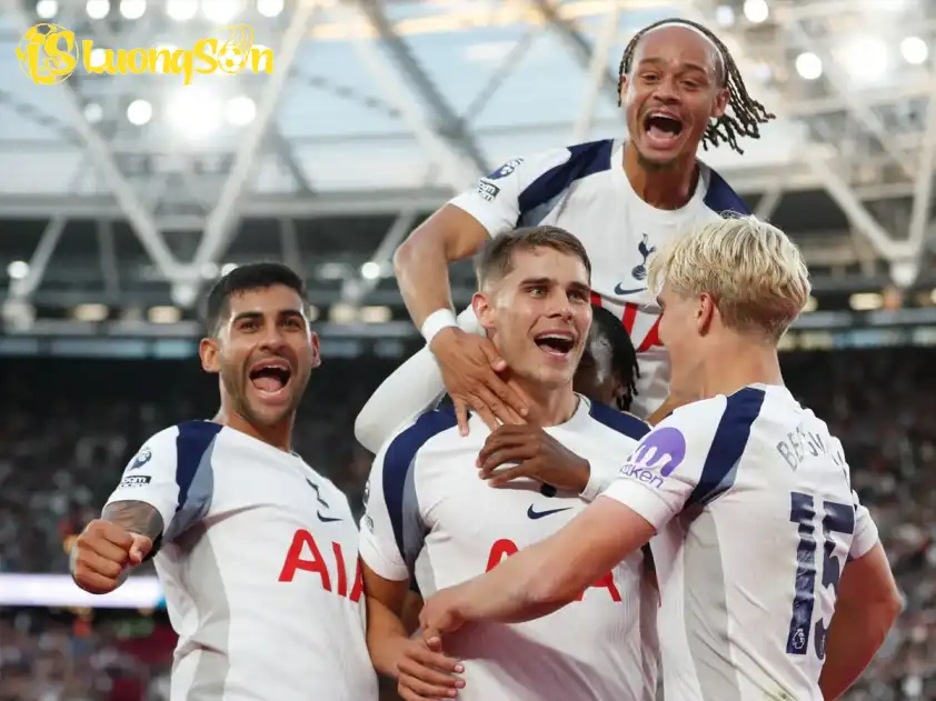 Tottenham sẽ gặp một đối thủ khó chịu ở vòng đầu tiên (Ảnh: ESPN)