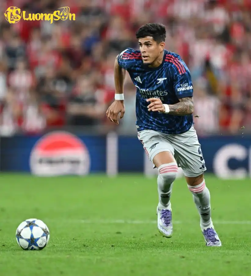 Arteta xác nhận Hincapie sẽ chỉ trở lại sau kỳ nghỉ quốc tế