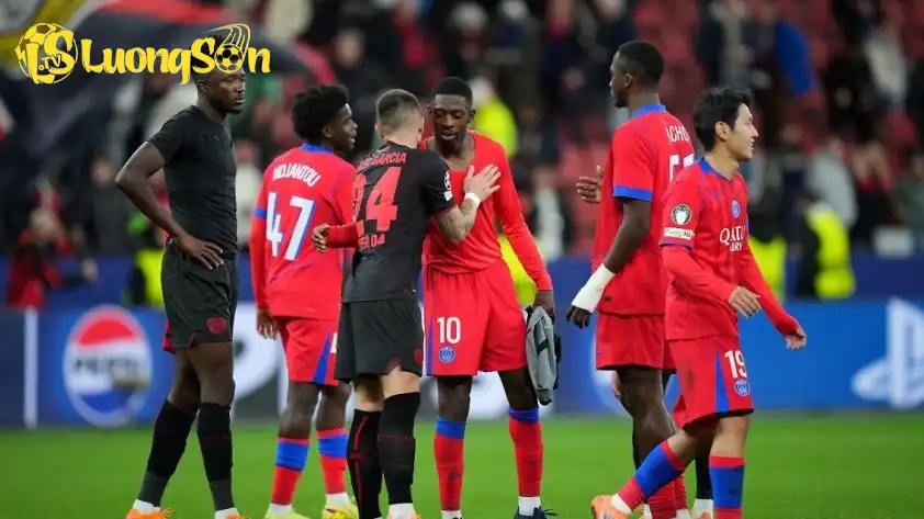 Aleix Garcia xin lỗi người hâm mộ sau thảm bại trước PSG